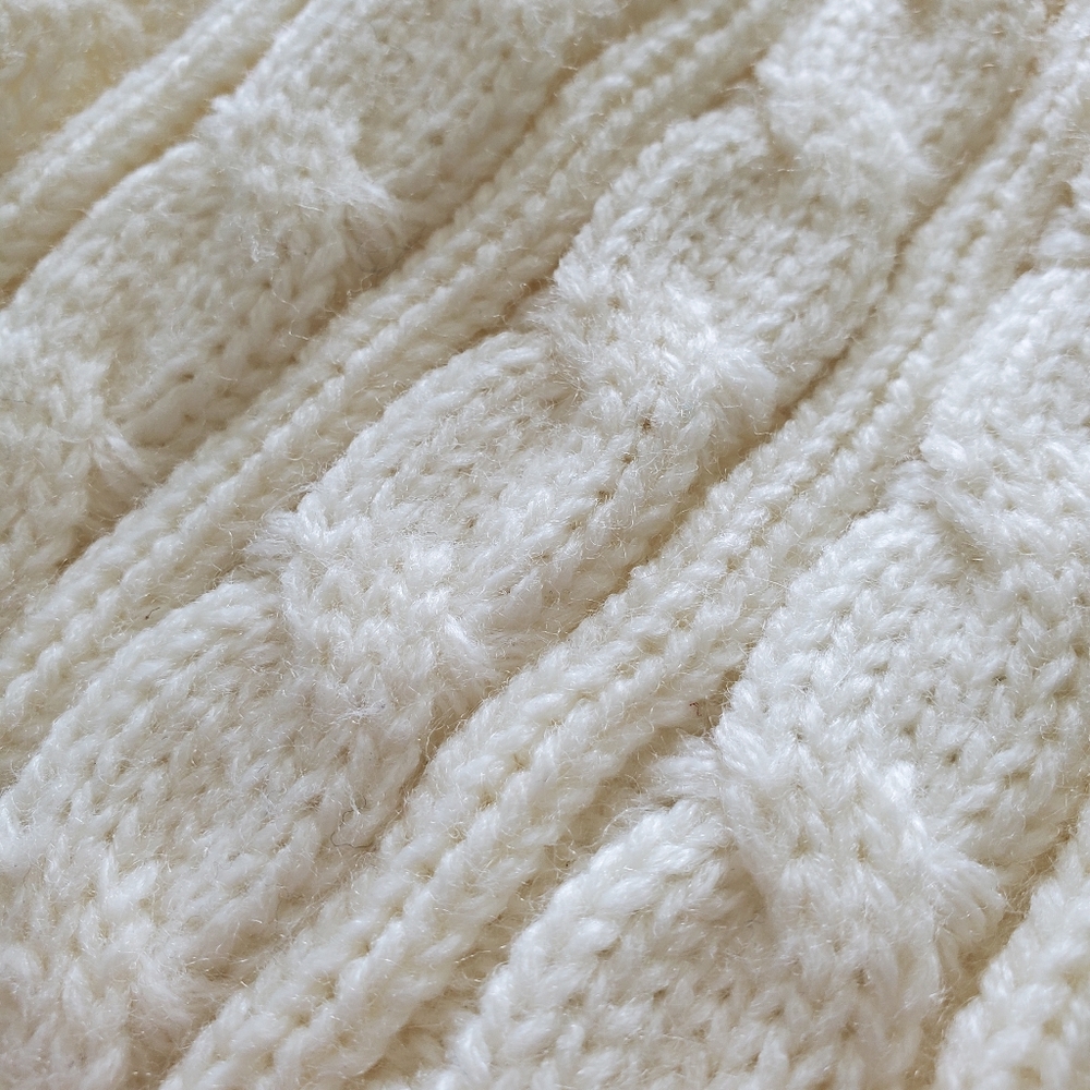 CC ivory cable knit beanie hat - Picture 6 of 7
